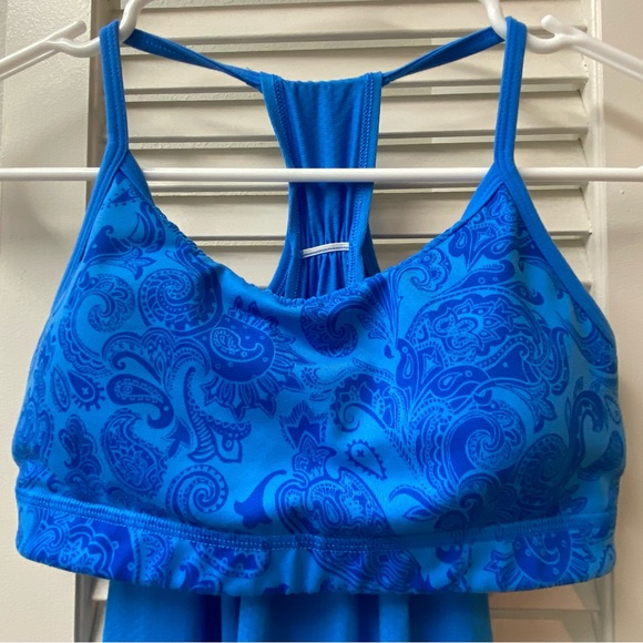 💙Lululemon • blue racer back tank with built in bra - Picture 3 of 4